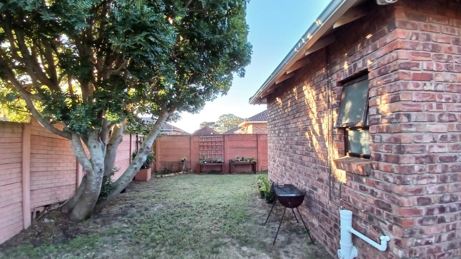 To Let 2 Bedroom Property for Rent in Overbaakens Eastern Cape
